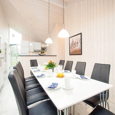 Einladendes Kuestenchalet Fuer 10 Personen بيت للعطل *