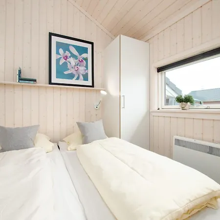 Einladendes Kuestenchalet Fuer 10 Personen بيت للعطل *