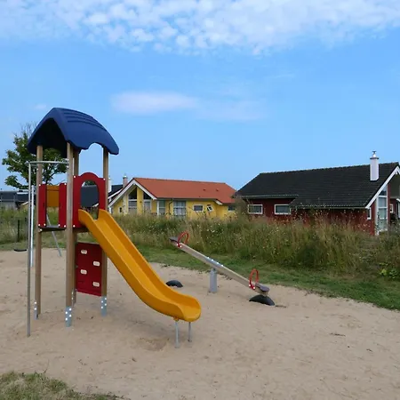 Einladendes Kuestenchalet Fuer 10 Personen بيت للعطل *